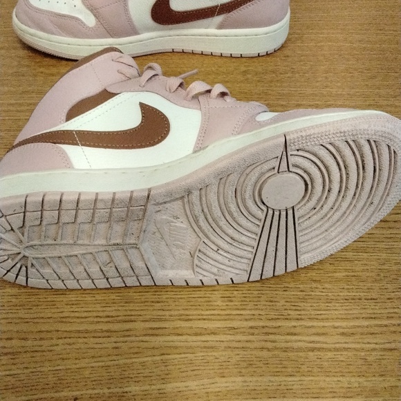 Jordan Women's Sneakers in Pink and Brown - Picture 5 of 7